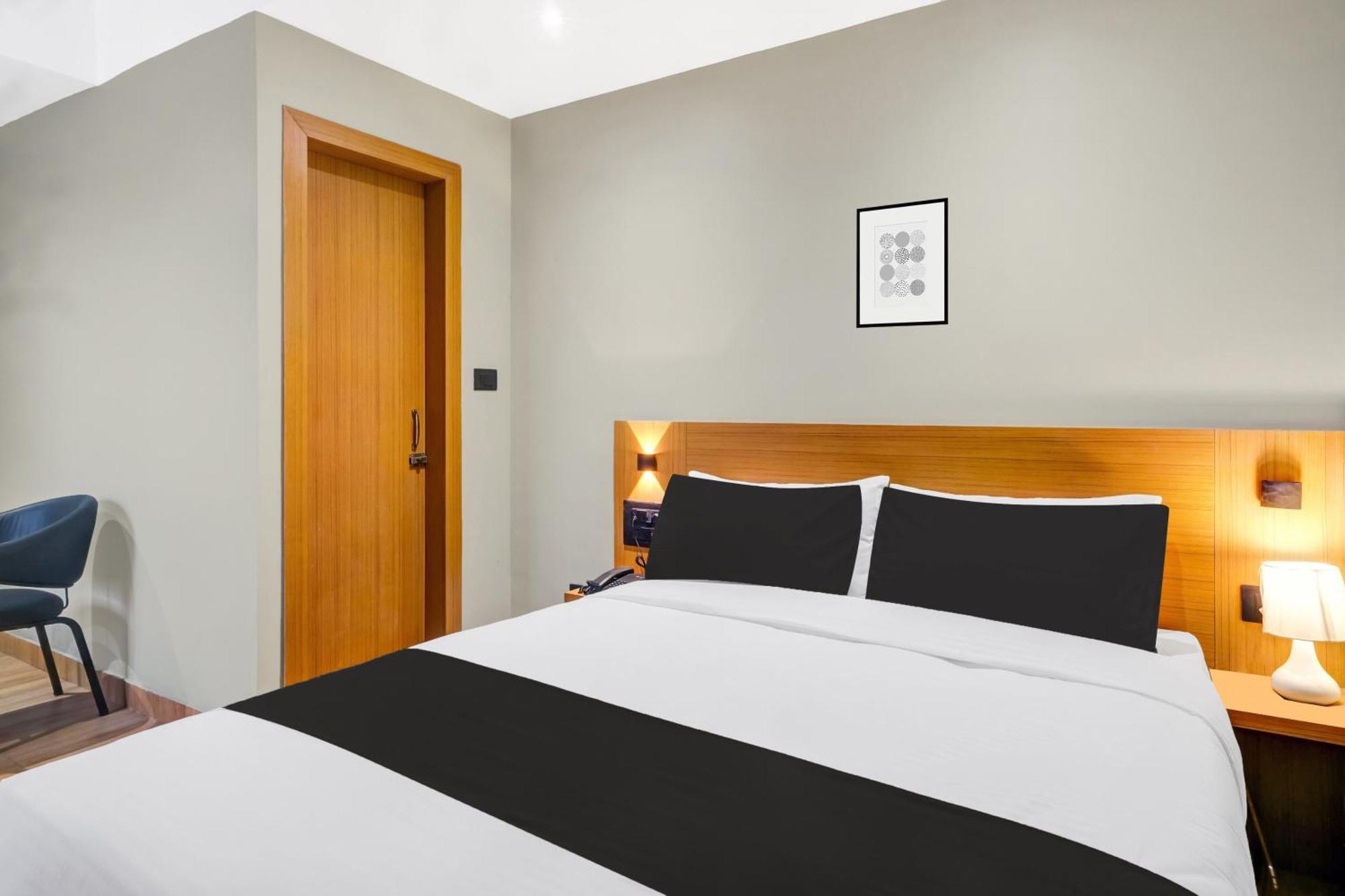 Townhouse Oak Sarusajai Stadium Dispur エクステリア 写真